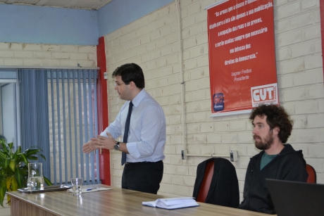 Trabalhador aproveitando o intervalo para descanso