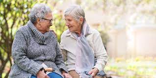 Equipe multidisciplinar colaborando em um projeto