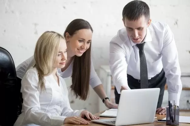 business-team-working-project_1163-1610 business-team-working-project_1163-1610