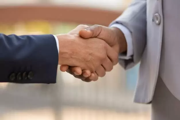 closeup-business-leaders-handshake_74855-1538.jpg closeup-business-leaders-handshake_74855-1538.jpg